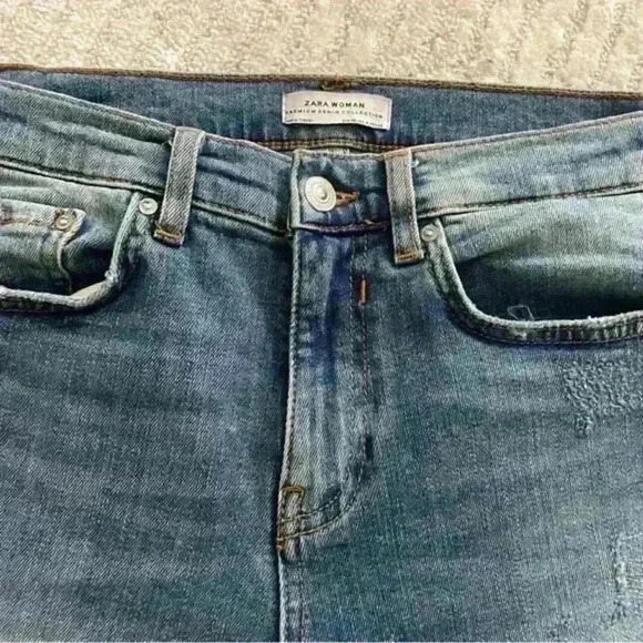 Zara High Rise Denim Blue Sparkly Bead Rhinestones Jewellery Distressed Size 4 - Picture 6 of 8